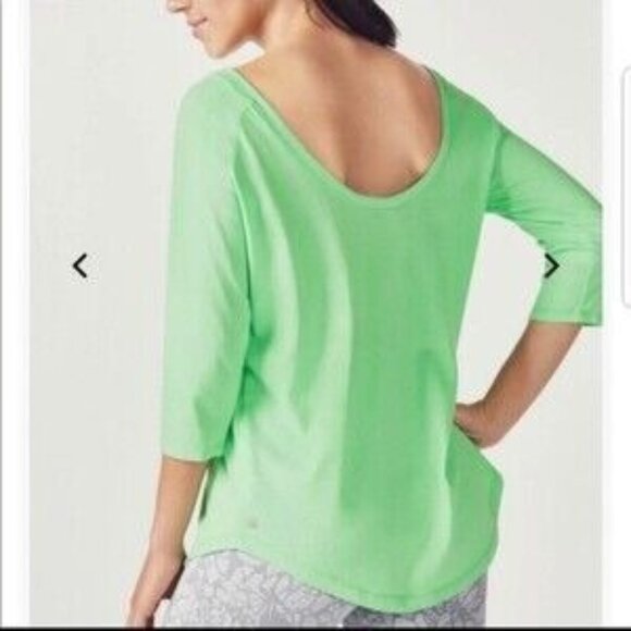Fabletics Green 3/4 Sleeve Top Womens Scoop Back athletic top size medium - Picture 7 of 7